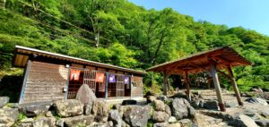【岡山県真庭市観光名所】湯原温泉 砂湯・手湯足湯(ゆばらおんせんすなゆ・てゆ・あしゆ)