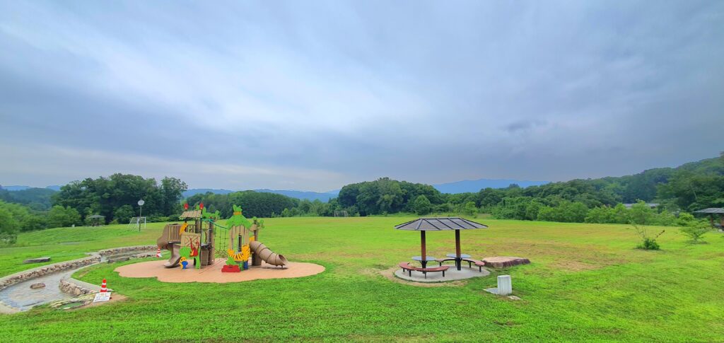 【岡山県津山市公園】レストハウス（圏域クリーンセンター・リサイクルプラザ・足湯）