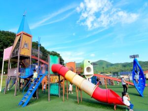 【岡山県小田郡矢掛町芝滑り】矢掛町総合運動公園（やかげちょうそうごううんどうこうえん）