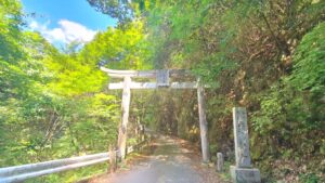 【岡山県美作市】琴弾の滝（ことびきのたき）【川遊び/紅葉/パワースポット】